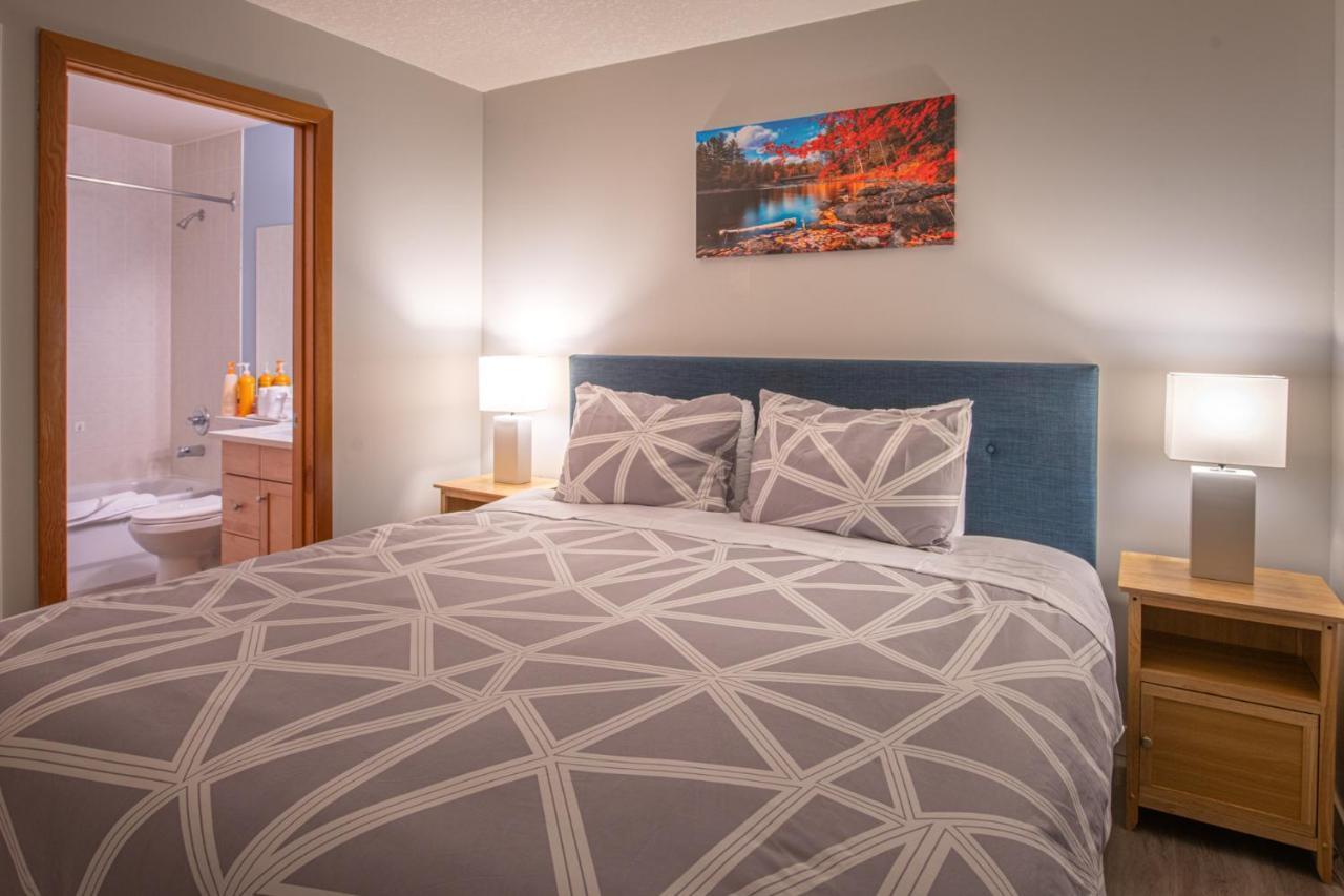 Mountain View 2 Bedroom Condo - Wt Top Floor-401 캔모어 외부 사진